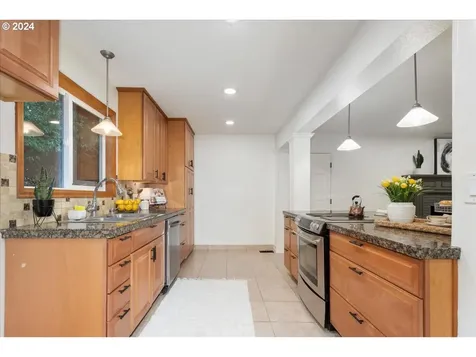 6015 NW Lincoln Avenue Vancouver WA 98663