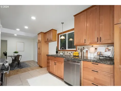 6015 NW Lincoln Avenue Vancouver WA 98663