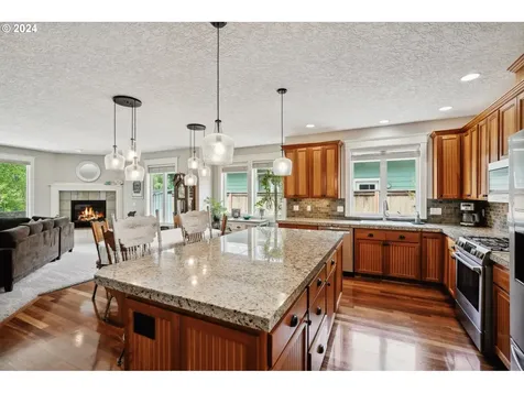 3297 Se Laura Avenue Gresham OR 97080