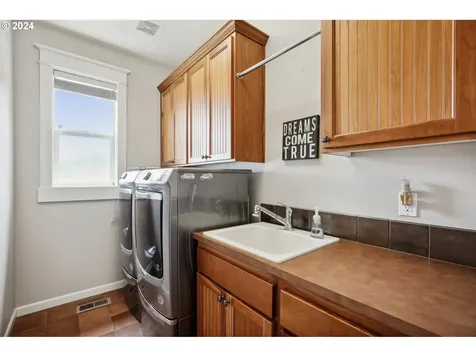 3297 Se Laura Avenue Gresham OR 97080