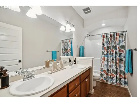 3297 Se Laura Avenue Gresham OR 97080