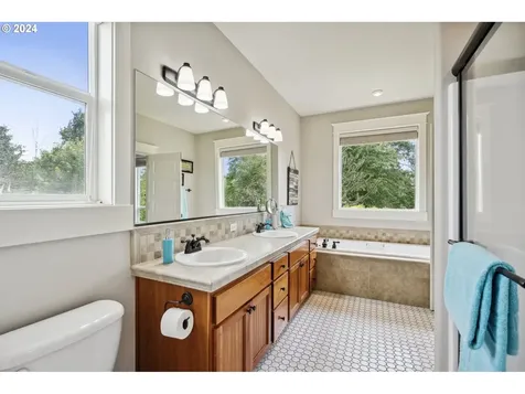 3297 Se Laura Avenue Gresham OR 97080