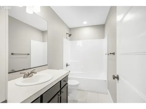 16358 Samson Place Oregon City OR 97045