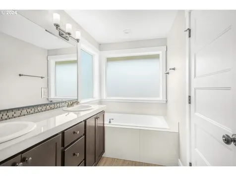16358 Samson Place Oregon City OR 97045