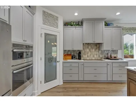 425 Nw Crater Lake Drive Dallas OR 97338