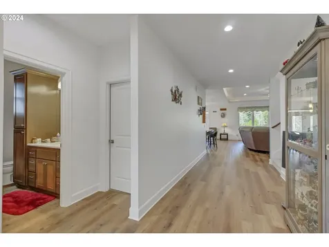 425 Nw Crater Lake Drive Dallas OR 97338