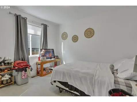 425 Nw Crater Lake Drive Dallas OR 97338