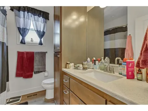 425 Nw Crater Lake Drive Dallas OR 97338