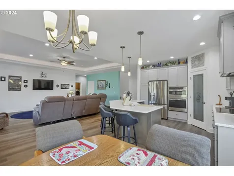 425 Nw Crater Lake Drive Dallas OR 97338