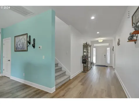 425 Nw Crater Lake Drive Dallas OR 97338