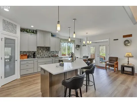 425 Nw Crater Lake Drive Dallas OR 97338