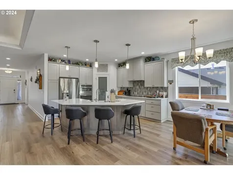 425 Nw Crater Lake Drive Dallas OR 97338