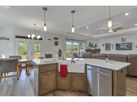 425 Nw Crater Lake Drive Dallas OR 97338