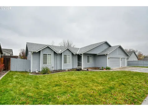 943 W Hartley Avenue Hermiston OR 97838