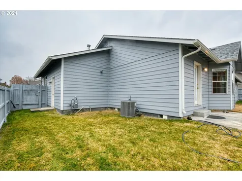 943 W Hartley Avenue Hermiston OR 97838