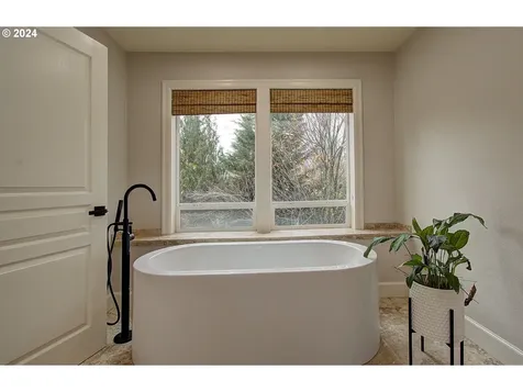 4466 NW Oregon Street Camas WA 98607