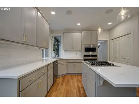 4466 NW Oregon Street Camas WA 98607