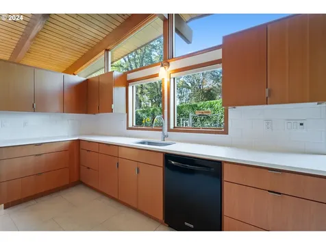 315 Island Aire Drive Woodland WA 98674
