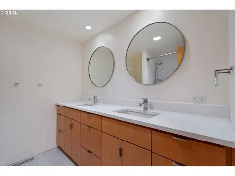 315 Island Aire Drive Woodland WA 98674