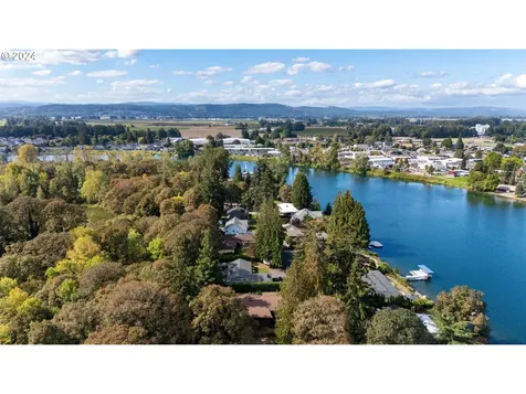 315 Island Aire Drive Woodland WA 98674