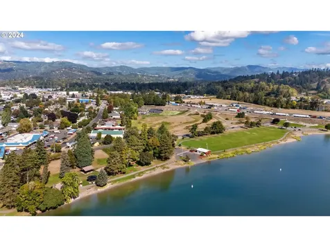 315 Island Aire Drive Woodland WA 98674
