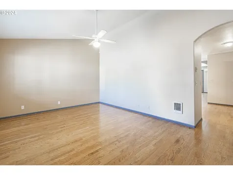 485 Nicholas Drive Springfield OR 97477