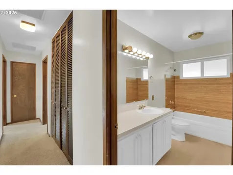 19615 NW Melrose Drive Portland OR 97229