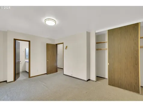19615 NW Melrose Drive Portland OR 97229