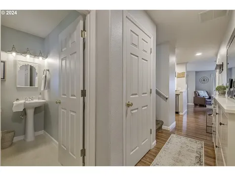 42031 Nw Barton Court Banks OR 97106