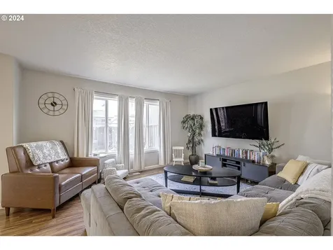 42031 Nw Barton Court Banks OR 97106