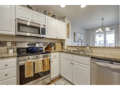 42031 Nw Barton Court Banks OR 97106