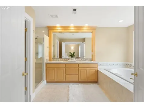 13885 Nw Falconridge Lane Portland OR 97229
