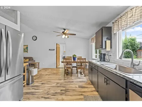 2369 SE Washington Court Hillsboro OR 97123