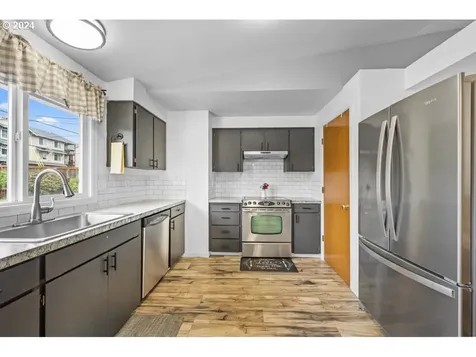 2369 SE Washington Court Hillsboro OR 97123