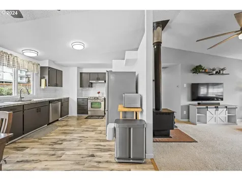 2369 SE Washington Court Hillsboro OR 97123