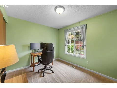 2369 SE Washington Court Hillsboro OR 97123