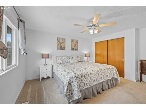 2369 SE Washington Court Hillsboro OR 97123