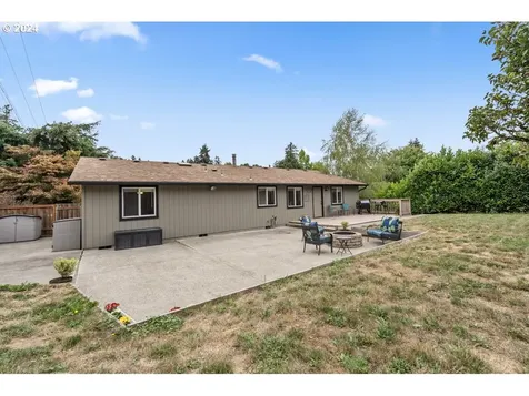 2369 SE Washington Court Hillsboro OR 97123