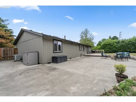2369 SE Washington Court Hillsboro OR 97123