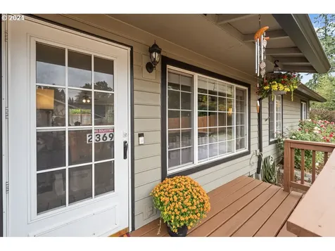 2369 SE Washington Court Hillsboro OR 97123