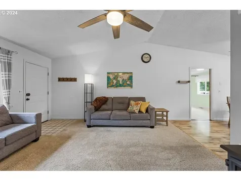 2369 SE Washington Court Hillsboro OR 97123