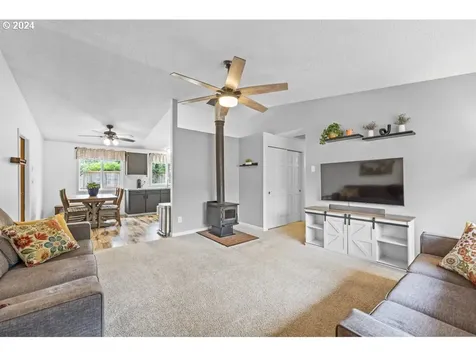 2369 SE Washington Court Hillsboro OR 97123