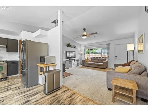 2369 SE Washington Court Hillsboro OR 97123