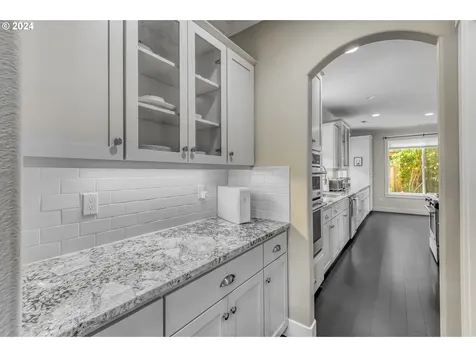420 Ne 28th Avenue Portland OR 97232
