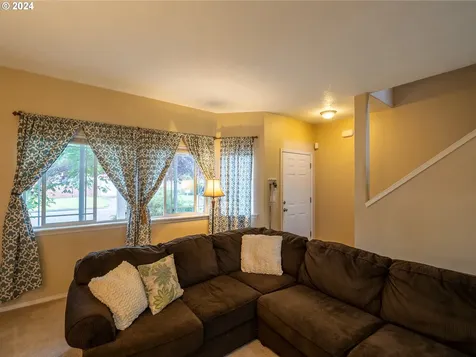 18899 Ne Clackamas Street Portland OR 97230
