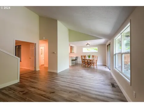7887 Sw Skyhar Drive Portland OR 97223