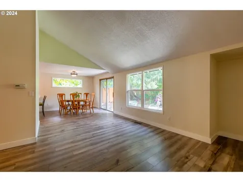 7887 Sw Skyhar Drive Portland OR 97223