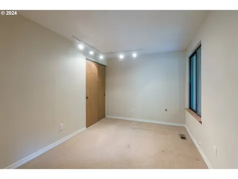 7887 Sw Skyhar Drive Portland OR 97223