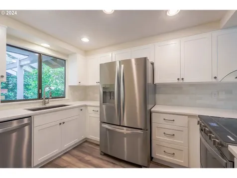 7887 Sw Skyhar Drive Portland OR 97223