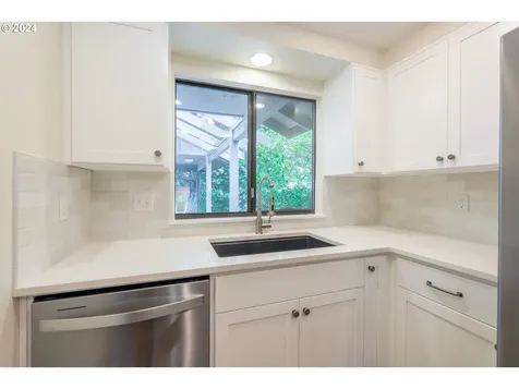 7887 Sw Skyhar Drive Portland OR 97223